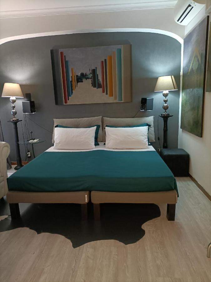 Spanish Steps Bedroom Pensión